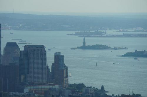 Statue of Liberty vom Empire State Building